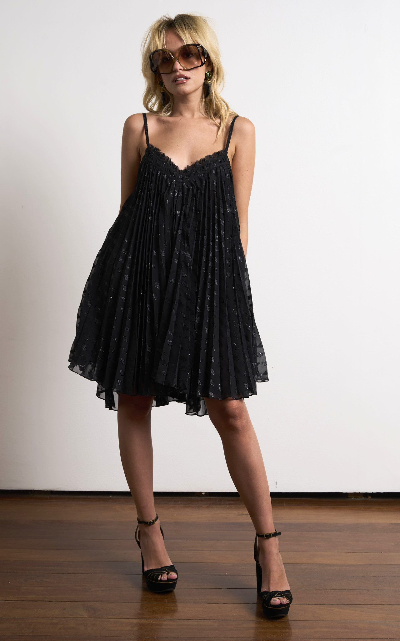 Vestido Curto Plissado Whisper | 13153