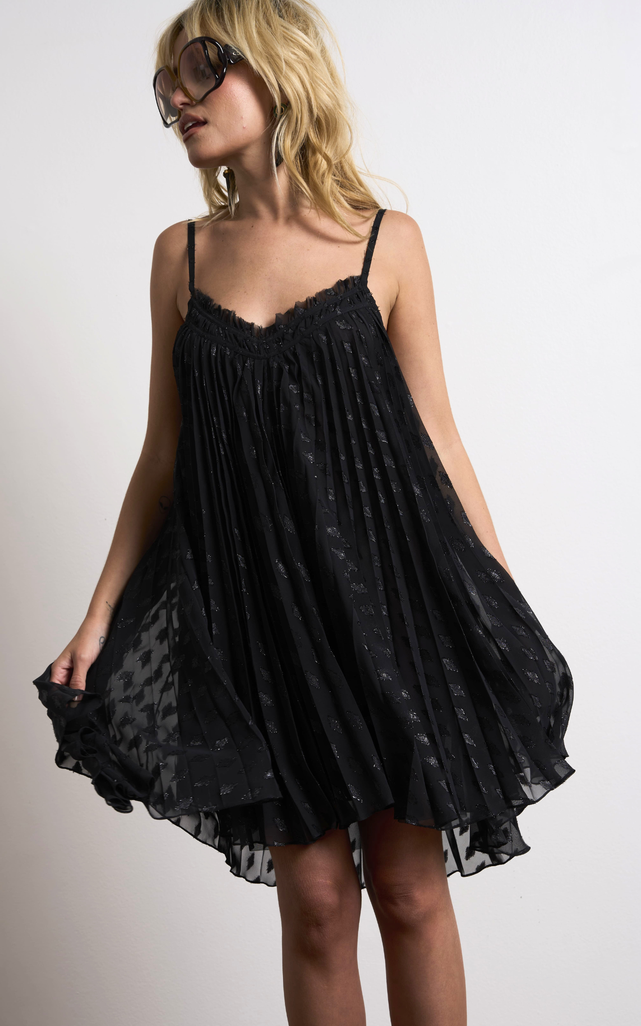 Vestido Curto Plissado Whisper | 13153